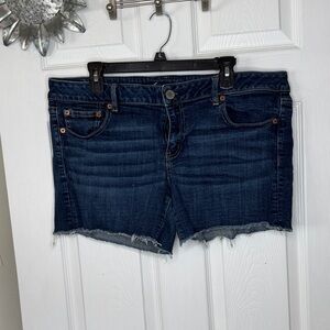 American Eagle Dark Blue Fryed Hem Stretch Jean Shorts. Sz 18